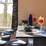 Apartment Host Neat *